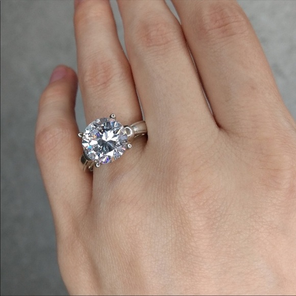 925 Large Silver Faux Diamond Engagement Ring Sz 8 - Picture 3 of 8
